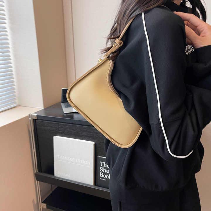 BELTCROSS BADY BAG BLACK