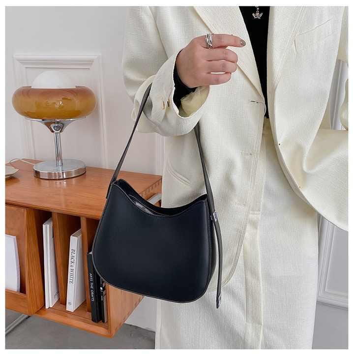 MESSANGER CROSS BODY BAG WHITE