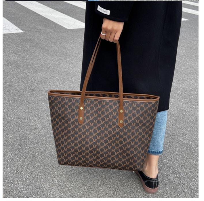 BERRY TOTE BAG BROWN